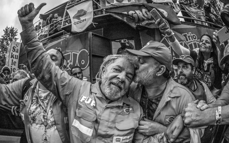 03/10/2017- Lula durante ato em defesa da soberania nacional no Rio de Janeiro. Foto: Ricardo Stuckert (Foto: Davis Sena Filho) 03/10/2017- Lula durante ato em defesa da soberania nacional no Rio de Janeiro. Foto: Ricardo Stuckert