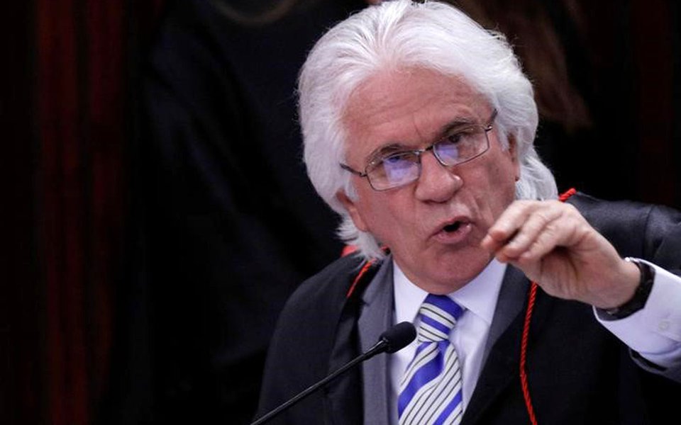 Ministro Napoleão Nunes Maia fala durante julgamento no TSE da chapa Dilma Temer 08/06/2017 REUTERS/Ueslei Marcelino (Foto: Fatima 247) Ministro Napoleão Nunes Maia fala durante julgamento no TSE da chapa Dilma Temer 08/06/2017 REUTERS/Ueslei Marcelino
