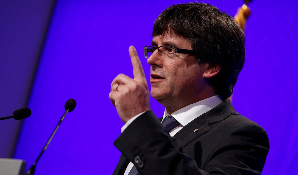 Presidente da Catalunha, Carles Puigdemont, durante coletiva de imprensa, em Barcelona 02/10/2017 REUTERS/Albert Gea (Foto: Aquiles Lins) Presidente da Catalunha, Carles Puigdemont, durante coletiva de imprensa, em Barcelona 02/10/2017 REUTERS/Albert Gea
