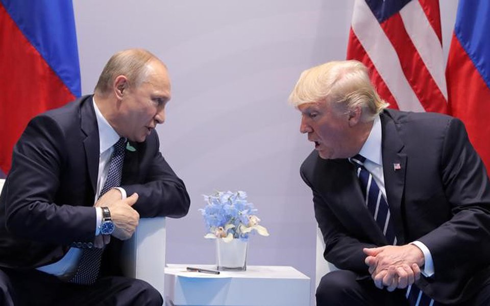 Presidente da Rússia, Vladimir Putin, e presidente dos EUA, Donald Trump. 07/07/2017 REUTERS/Carlos Barria (Foto: Leonardo Attuch) Presidente da Rússia, Vladimir Putin, e presidente dos EUA, Donald Trump. 07/07/2017 REUTERS/Carlos Barria