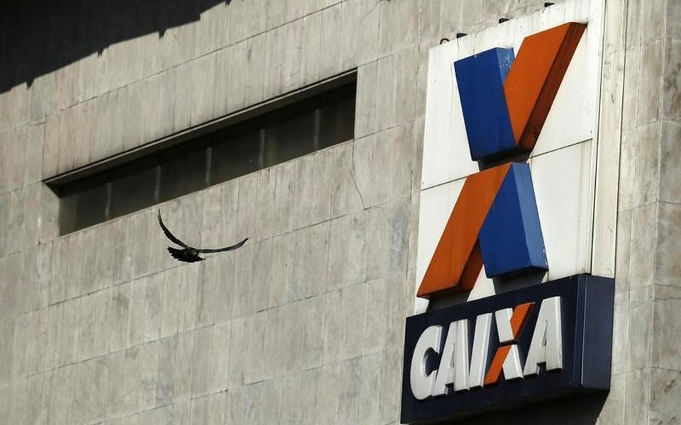 Logo de agência da Caixa no Rio de Janeiro. 20/10/2014 REUTERS/Pilar Olivares (Foto: Paulo Emílio) Logo de agência da Caixa no Rio de Janeiro. 20/10/2014 REUTERS/Pilar Olivares