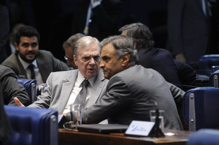 Plenário do Senado durante sessão deliberativa ordinária. Ordem do dia. Bancada: senador Tasso Jereissati (PSDB-CE); senador Aécio Neves (PSDB-MG). Foto: Jonas Pereira/Agência Senado (Foto: Aquiles Lins) Plenário do Senado durante sessão deliberativa ordinária. Ordem do dia. Bancada: senador Tasso Jereissati (PSDB-CE); senador Aécio Neves (PSDB-MG). Foto: Jonas Pereira/Agência Senado