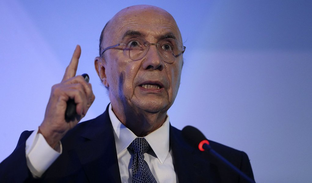Brasília - O ministro da Fazenda, Henrique Meirelles, participa do seminário Os caminhos para a reforma da Previdência, no Hotel Golden Tulip, evento promovido pelo jornal Valor Econômico (José Cruz/Agência Brasil) (Foto: Charles Nisz) Brasília - O ministro da Fazenda, Henrique Meirelles, participa do seminário Os caminhos para a reforma da Previdência, no Hotel Golden Tulip, evento promovido pelo jornal Valor Econômico (José Cruz/Agência Brasil)
