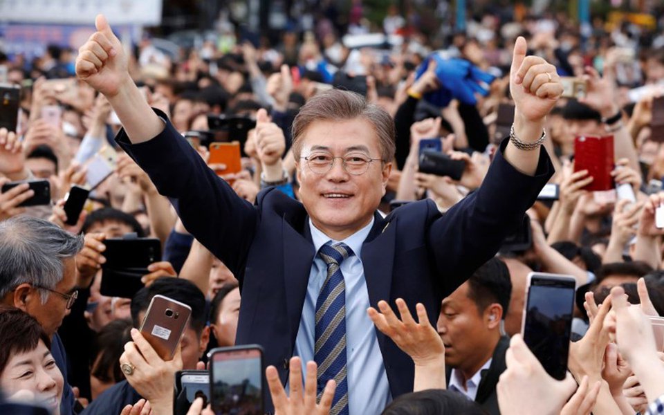 Moon Jae-in, candidato presidencial do Partido Democrático, durante evento de campanha em Goyang, na Coreia do Sul. 04/05/2017 REUTERS/Kim Hong-Ji (Foto: Gisele Federicce) Moon Jae-in, candidato presidencial do Partido Democrático, durante evento de campanha em Goyang, na Coreia do Sul. 04/05/2017 REUTERS/Kim Hong-Ji