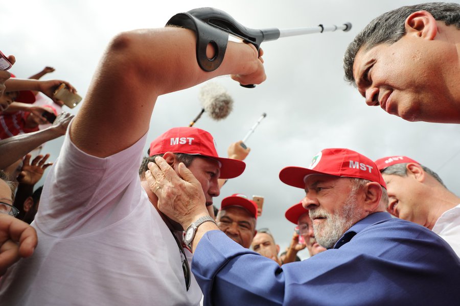 20 08 2017 Sergipe SE Brasil O ex Presidente Luiz Inacio Lula da Sila durante visita ao acampamento do MST Valdir Maceto no estado Sergipano Foto RICARDO STUCKERT (Foto: Décio Lima) www.brasil247.com - 20 08 2017 Sergipe SE Brasil O ex Presidente Luiz Inacio Lula da Sila durante visita ao acampamento do MST Valdir Maceto no estado Sergipano Foto RICARDO STUCKERT