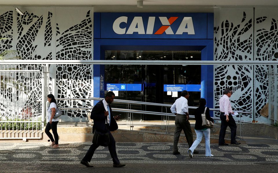 Agência da Caixa Econômica Federal no Rio de Janeiro. 20/08/2014 REUTERS/Pilar Olivares (Foto: Aquiles Lins) Agência da Caixa Econômica Federal no Rio de Janeiro. 20/08/2014 REUTERS/Pilar Olivares