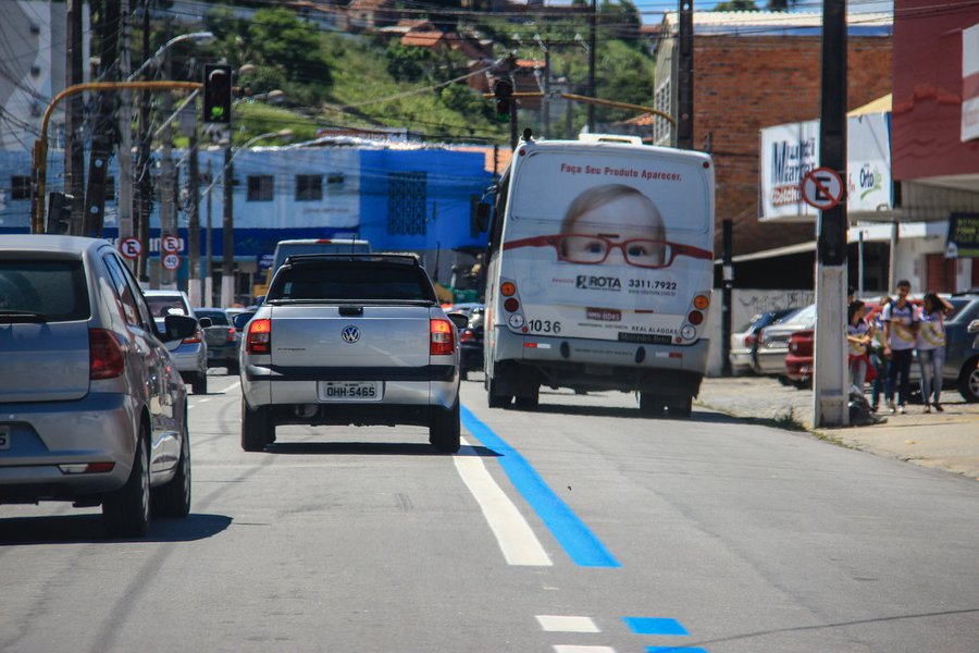 Faixa Azul - Avenida Comendador Leão. Foto: Pei Fon/ Secom Maceió (Foto: Voney Malta) Faixa Azul - Avenida Comendador Leão. Foto: Pei Fon/ Secom Maceió