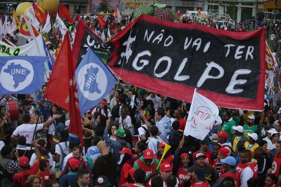 20/08/2015- São Paulo- SP, Brasil- Manifestação contra o impeachment de Dilma, no Largo da Batata, em São Paulo. Foto: Paulo Pinto/ Agência PT (Foto: Alice Portugal) 20/08/2015- São Paulo- SP, Brasil- Manifestação contra o impeachment de Dilma, no Largo da Batata, em São Paulo. Foto: Paulo Pinto/ Agência PT