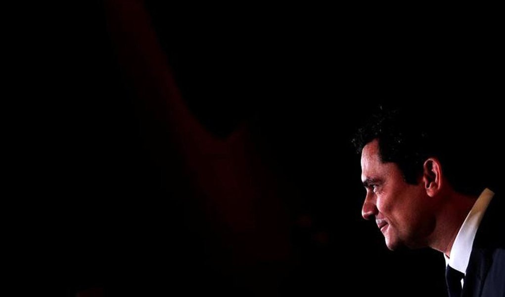 O juiz Sergio Moro fala durante fórum promovido pela revista Veja em São Paulo, Brasil 27/11/2017 REUTERS/Leonardo Benassatto (Foto: Leonardo Attuch) O juiz Sergio Moro fala durante fórum promovido pela revista Veja em São Paulo, Brasil 27/11/2017 REUTERS/Leonardo Benassatto