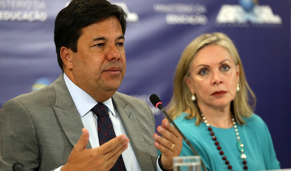 Brasília - O ministro da Educação, Mendonça Filho, e a presidente do Inep, Maria Inês Fini, durante divulgação do Censo da Educação Superior 2016 (José Cruz/Agência Brasil) (Foto: Aquiles Lins) Brasília - O ministro da Educação, Mendonça Filho, e a presidente do Inep, Maria Inês Fini, durante divulgação do Censo da Educação Superior 2016 (José Cruz/Agência Brasil)