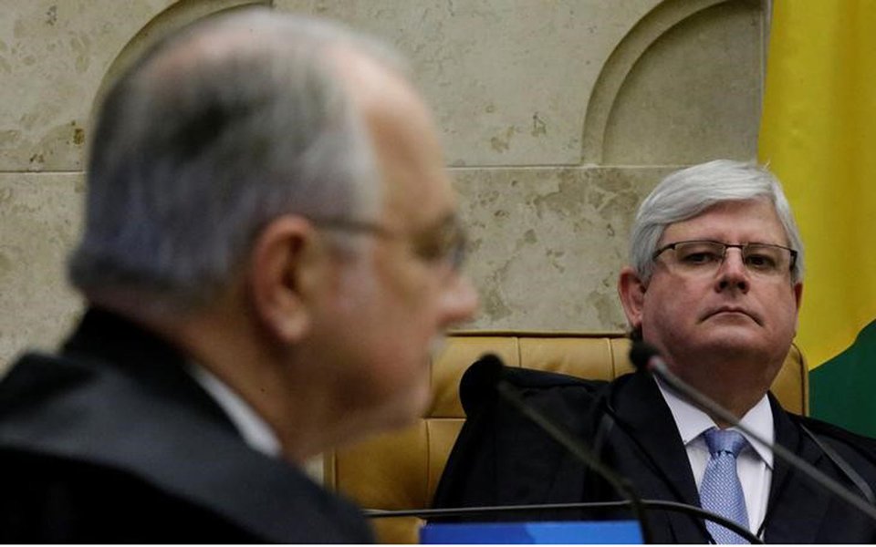 Janot ouve Fachin em sessão do STF em Brasília 15/3/2017 REUTERS/Ueslei Marcelino (Foto: Leonardo Attuch) Janot ouve Fachin em sessão do STF em Brasília 15/3/2017 REUTERS/Ueslei Marcelino