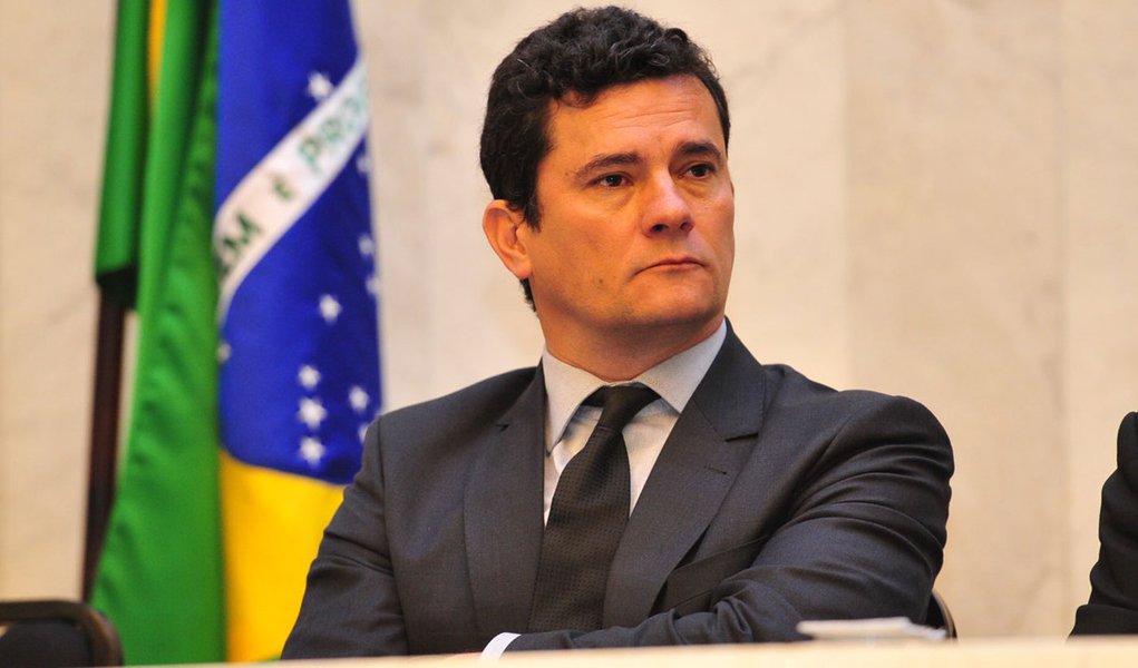 Curitiba- PR- Brasil- 24/10/2016- O o juiz Sergio Moro e o procurador Deltan Dallagnol, durante sessão especial na Assembléia Legislativa do Paraná (ALEP). Foto: Pedro de Oliveira/ ALEP (Foto: Paulo Emílio) Curitiba- PR- Brasil- 24/10/2016- O o juiz Sergio Moro e o procurador Deltan Dallagnol, durante sessão especial na Assembléia Legislativa do Paraná (ALEP). Foto: Pedro de Oliveira/ ALEP