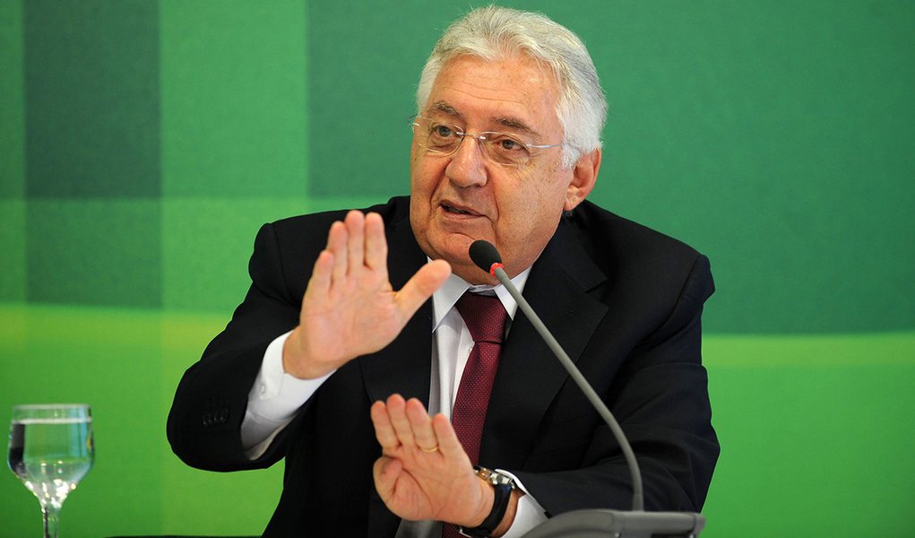 Brasília- DF- Brasil- 02/02/2015- O ministro da Secretaria da Micro e Pequena Empresa (SMPE), Guilherme Afif Domingos, apresenta dados de adesão ao Simples Nacional do exercício 2015 (Elza Fiúza/Agência Brasil) (Foto: Leonardo Lucena) Brasília- DF- Brasil- 02/02/2015- O ministro da Secretaria da Micro e Pequena Empresa (SMPE), Guilherme Afif Domingos, apresenta dados de adesão ao Simples Nacional do exercício 2015 (Elza Fiúza/Agência Brasil)