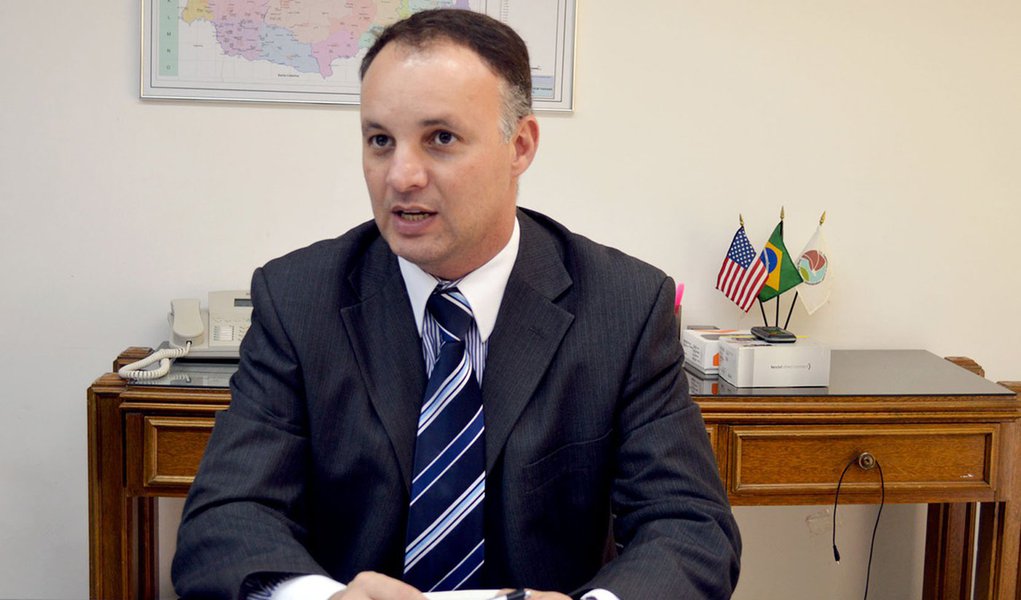 Wagner Mesquita de Oliveira assume a Secretaria Estadual da Segurança Pública.Curitiba, 08/05/2015.Foto: Osvaldo Ribeiro/SESP (Foto: Gisele Federicce) Wagner Mesquita de Oliveira assume a Secretaria Estadual da Segurança Pública.Curitiba, 08/05/2015.Foto: Osvaldo Ribeiro/SESP