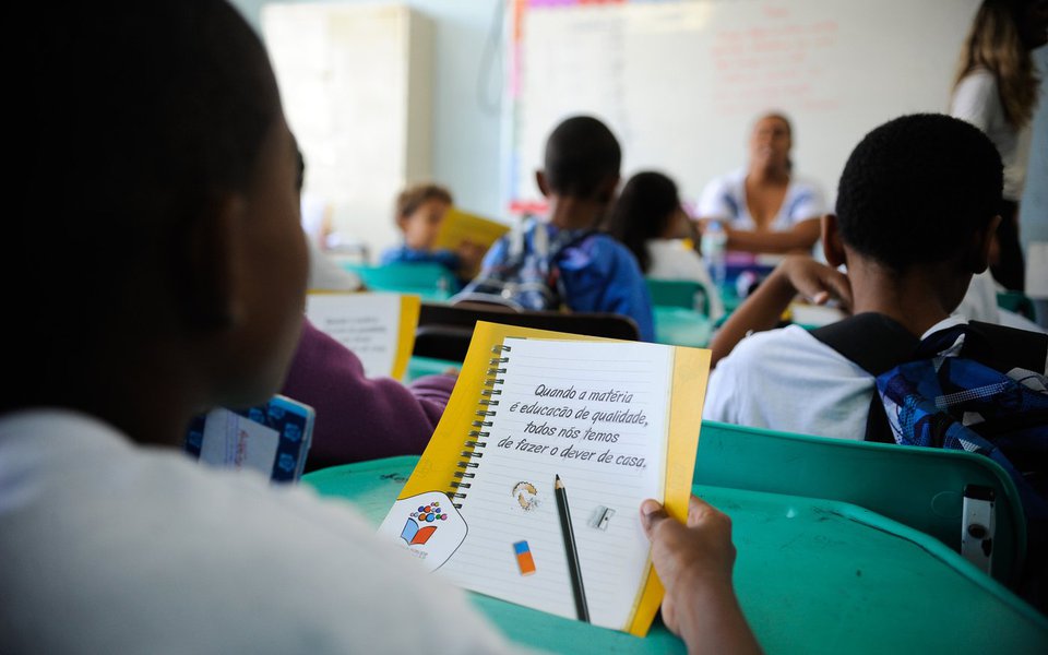 MPs fiscalizam escolas públicas do país para averiguar as instalações e o atendimento às crianças. Na foto, a Escola Municipal Professor Helena Lopes Abranches, em Gardênia Azul (Tânia Rêgo/Agência Brasil) (Foto: Charles Nisz) MPs fiscalizam escolas públicas do país para averiguar as instalações e o atendimento às crianças. Na foto, a Escola Municipal Professor Helena Lopes Abranches, em Gardênia Azul (Tânia Rêgo/Agência Brasil)