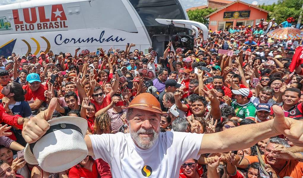 30/08/2017- Povo de Banabuiú (CE) recebe Lula e sua caravana. Foto: Ricardo Stuckert (Foto: Charles Nisz) 30/08/2017- Povo de Banabuiú (CE) recebe Lula e sua caravana. Foto: Ricardo Stuckert