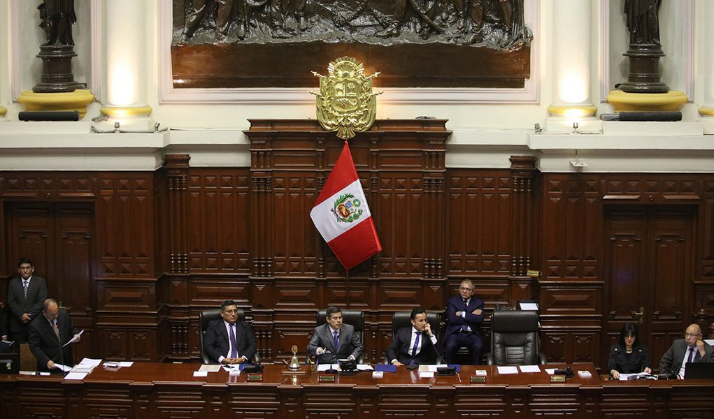 Congresso peruano pede impeachment do presidente Pedro Pablo Kuczynski 15/12/2017 REUTERS/Guadalupe Pardo (Foto: Charles Nisz) Congresso peruano pede impeachment do presidente Pedro Pablo Kuczynski 15/12/2017 REUTERS/Guadalupe Pardo