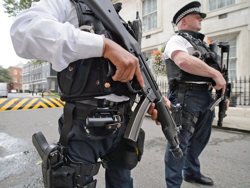 Polícia britânica antiterrorismo (Foto: Paulo Emílio) Polícia britânica antiterrorismo