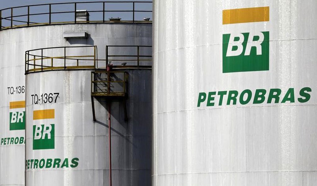 Tanques da Petrobras em refinaria da estatal em Paulínia, no Estado de São Paulo, Brasil 01/07/2017 REUTERS/Paulo Whitaker (Foto: Marcel Barros) Tanques da Petrobras em refinaria da estatal em Paulínia, no Estado de São Paulo, Brasil 01/07/2017 REUTERS/Paulo Whitaker