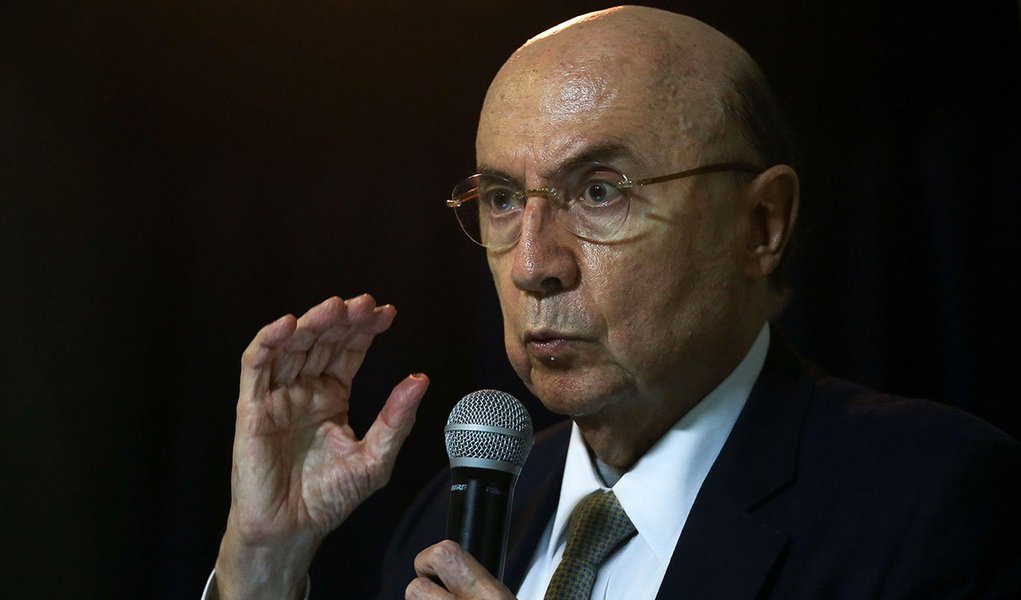 Brasília - O ministro da Fazenda, Henrique Meirelles, participa do 1º Seminário Internacional de Dívida Pública – Gestão da Dívida e sua Interação com a Política Macroeconômica (Marcelo Camargo/Agência Brasil) (Foto: Paulo Emílio) Brasília - O ministro da Fazenda, Henrique Meirelles, participa do 1º Seminário Internacional de Dívida Pública – Gestão da Dívida e sua Interação com a Política Macroeconômica (Marcelo Camargo/Agência Brasil)