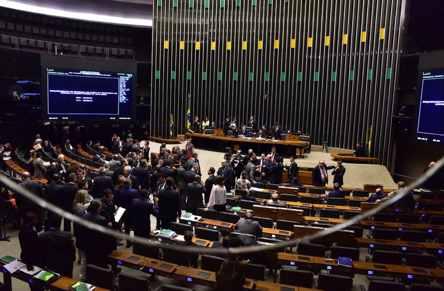 Brasília- DF- Brasil- 25/10/2016- Sessão extraordinária da Câmara dos Deputados, para discussão e votação de diversos projetos. Foto: Zeca Ribeiro/ Câmara dos Deputados (Foto: Giuliana Miranda) Brasília- DF- Brasil- 25/10/2016- Sessão extraordinária da Câmara dos Deputados, para discussão e votação de diversos projetos. Foto: Zeca Ribeiro/ Câmara dos Deputados