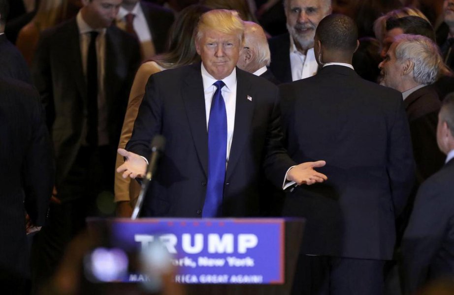 Republican U.S. presidential candidate Donald Trump gestures at his New York presidential primary night rally in Manhattan, New York, U.S., April 19, 2016. REUTERS/Carlo Allegri (Foto: Leonardo Lucena) Republican U.S. presidential candidate Donald Trump gestures at his New York presidential primary night rally in Manhattan, New York, U.S., April 19, 2016. REUTERS/Carlo Allegri