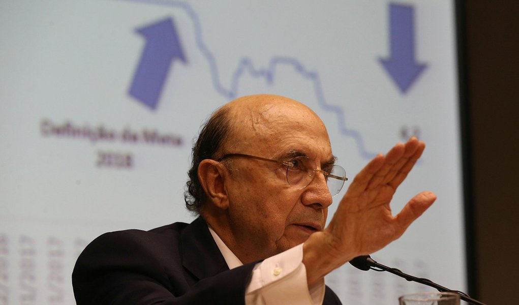 Brasília - O ministro da Fazenda, Henrique Meirelles, anuncia novas metas fiscais para 2017 e 2018 (Fabio Rodrigues Pozzebom/Agência Brasil) (Foto: Aquiles Lins) Brasília - O ministro da Fazenda, Henrique Meirelles, anuncia novas metas fiscais para 2017 e 2018 (Fabio Rodrigues Pozzebom/Agência Brasil)