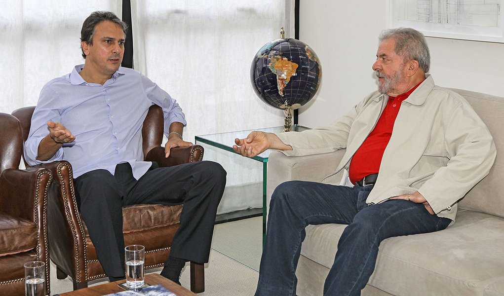 10/11/2014- São Paulo- SP, Brasil- O ex-presidente Lula se encontra com o governador eleito do Ceará, Camilo Santana (PT), no Instituto Lula. Foto: Heinrich Aikawa / Instituto Lula (Foto: Rodrigo Rocha) 10/11/2014- São Paulo- SP, Brasil- O ex-presidente Lula se encontra com o governador eleito do Ceará, Camilo Santana (PT), no Instituto Lula. Foto: Heinrich Aikawa / Instituto Lula