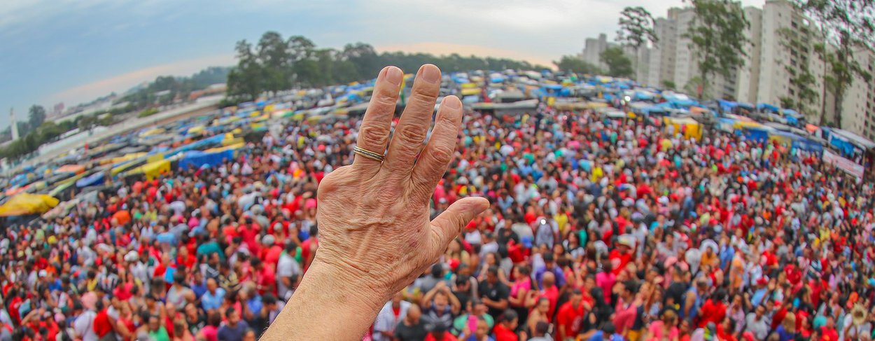 21/10/2017- São Bernardo- SP, Brasil- Lula visita ocupação Povo Sem Medo em São Bernardo Foto: Ricardo Stuckert (Foto: Dom Orvandil) 21/10/2017- São Bernardo- SP, Brasil- Lula visita ocupação Povo Sem Medo em São Bernardo Foto: Ricardo Stuckert