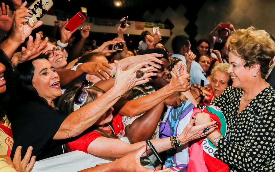 Brasília - DF, 10/05/2016. Presidenta Dilma Rousseff durante cerimônia de abertura da 4ª Conferência Nacional de Política para as Mulheres. Foto: Roberto Stuckert Filho/PR (Foto: Leonardo Attuch) Brasília - DF, 10/05/2016. Presidenta Dilma Rousseff durante cerimônia de abertura da 4ª Conferência Nacional de Política para as Mulheres. Foto: Roberto Stuckert Filho/PR