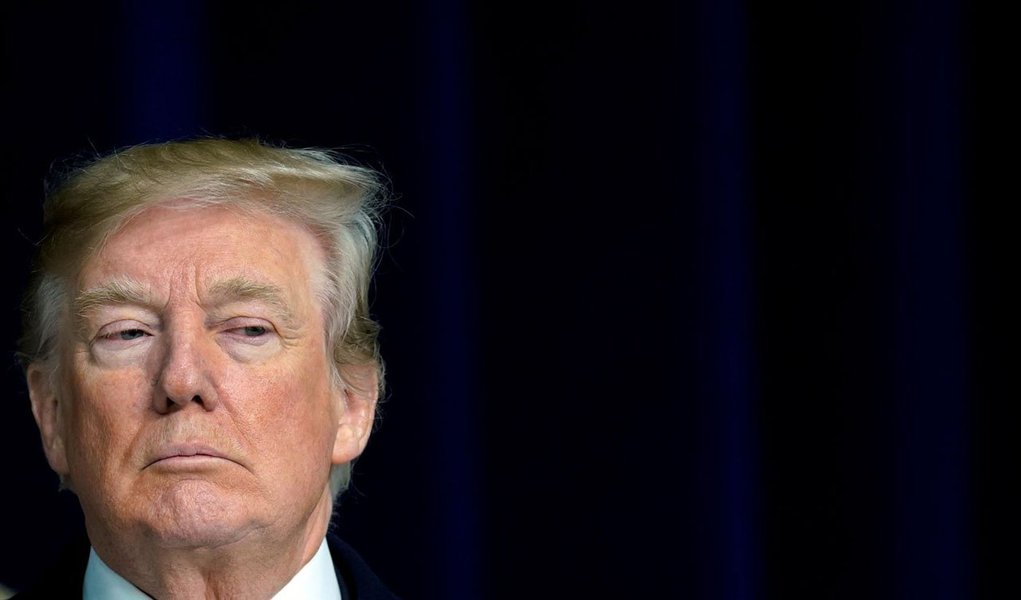 Presidente dos Estados Unidos, Donald Trump, fala com repórteres em Maryland 06/01/2018 REUTERS/Yuri Gripas (Foto: Leonardo Attuch) Presidente dos Estados Unidos, Donald Trump, fala com repórteres em Maryland 06/01/2018 REUTERS/Yuri Gripas