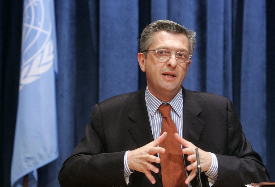 Noon Briefing: by the Spokesperson for the Secretary-General Guest: Mr. Filippo Grandi, Commissioner General of the United Nations Relief and Works Agency for Palestine Refugees in the Near East (UNRWA). (Foto: Romulo Faro) Noon Briefing: by the Spokesperson for the Secretary-General Guest: Mr. Filippo Grandi, Commissioner General of the United Nations Relief and Works Agency for Palestine Refugees in the Near East (UNRWA).