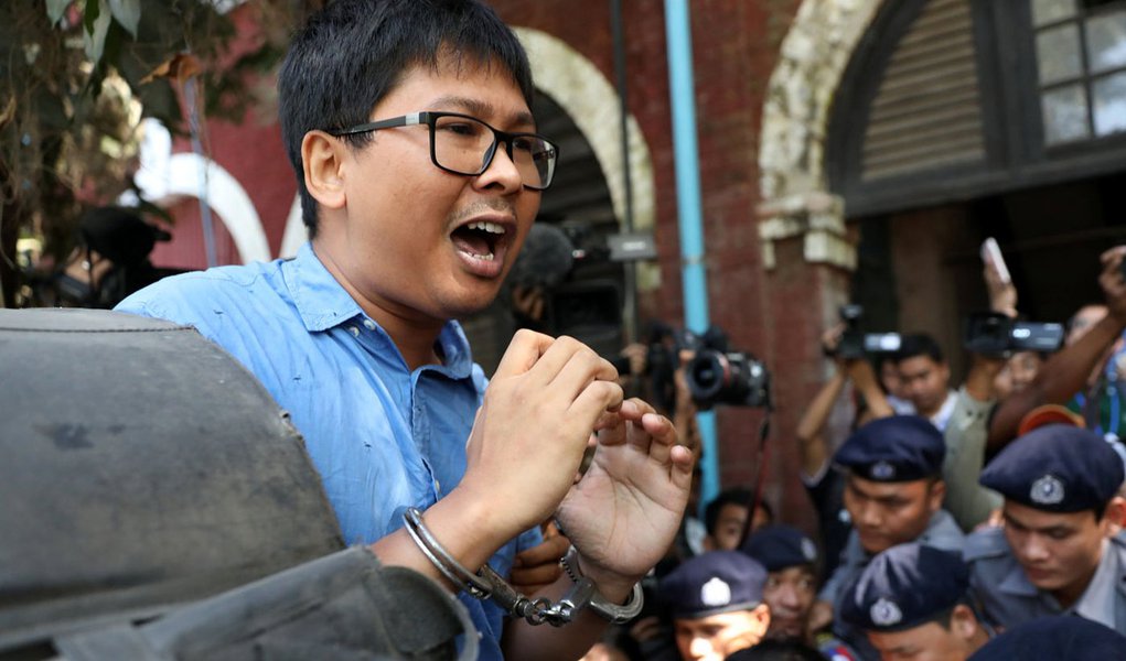 Jornalista da Reuters Wa Lone chega a tribunal em Yangon, Mianmar 10/01/2018 REUTERS/Stringer (Foto: Leonardo Lucena) Jornalista da Reuters Wa Lone chega a tribunal em Yangon, Mianmar 10/01/2018 REUTERS/Stringer