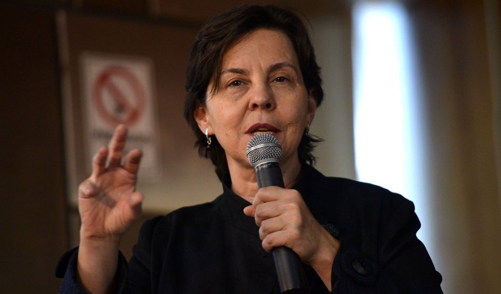 Brasília- DF- Brasil- 30/01/2015- A ministra do Desenvolvimento Social e Combate à Fome, Tereza Campello, apresenta os resultados do Plano Brasil sem Miséria e as perspectivas de futuro, na abertura do ciclo de palestras 2015.(Wilson Dias/Agência Brasil) (Foto: Paulo Emílio) Brasília- DF- Brasil- 30/01/2015- A ministra do Desenvolvimento Social e Combate à Fome, Tereza Campello, apresenta os resultados do Plano Brasil sem Miséria e as perspectivas de futuro, na abertura do ciclo de palestras 2015.(Wilson Dias/Agência Brasil)