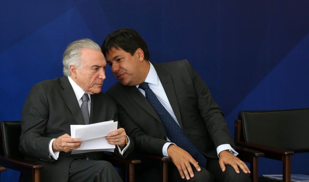 Brasília - Presidente Michel Temer e o ministro da Educação, Mendonça Filho, durante cerimônia de assinatura da MP para reestruturação do ensino médio (Valter Campanato/Agência Brasil) (Foto: Paulo Emílio) Brasília - Presidente Michel Temer e o ministro da Educação, Mendonça Filho, durante cerimônia de assinatura da MP para reestruturação do ensino médio (Valter Campanato/Agência Brasil)