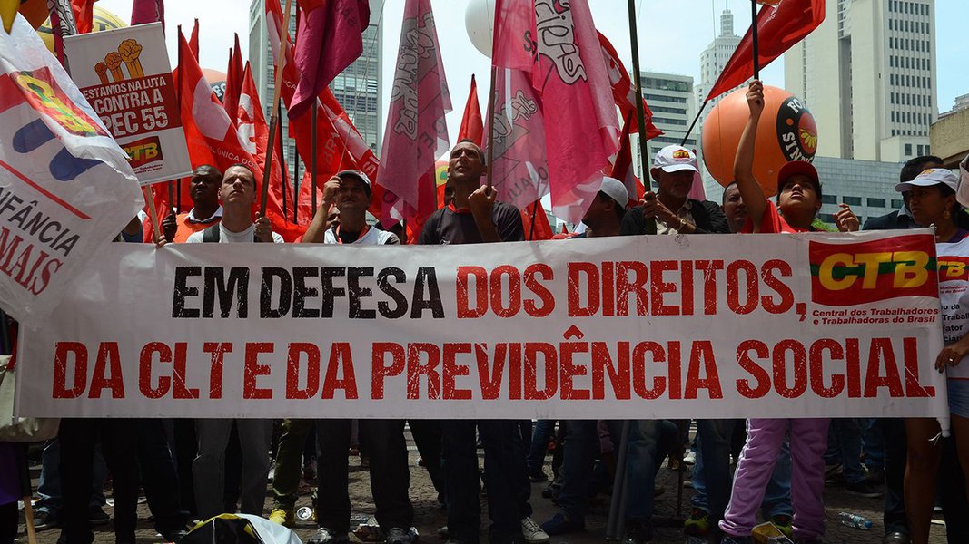 São Paulo - Ato do “Dia Nacional de Lutas, Mobilizações e Paralisações”, organizado pelas centrais sindicais Força, CUT, CTB, UGT, CGTB, Conlutas, Nova Central e Intersindical (Foto: Aquiles Lins) São Paulo - Ato do “Dia Nacional de Lutas, Mobilizações e Paralisações”, organizado pelas centrais sindicais Força, CUT, CTB, UGT, CGTB, Conlutas, Nova Central e Intersindical