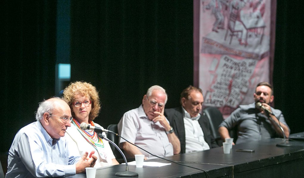09/03/2017 - PORTO ALEGRE, RS - O Futuro do RS: fundamentos e fundações. Foto: Guilherme Santos/Sul21 (Foto: Leonardo Lucena) 09/03/2017 - PORTO ALEGRE, RS - O Futuro do RS: fundamentos e fundações. Foto: Guilherme Santos/Sul21