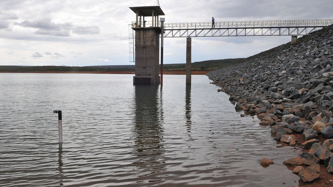 Barragem Santa Maria, Brasília, DF, Brasil 7/11/2016- Reservatório Santa Maria com nível de água próximo aos 41%. Foto: Tony Winston/ Agência Brasília (Foto: Leonardo Lucena) Barragem Santa Maria, Brasília, DF, Brasil 7/11/2016- Reservatório Santa Maria com nível de água próximo aos 41%. Foto: Tony Winston/ Agência Brasília