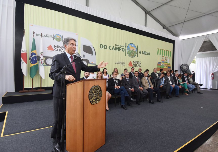Governador Fernando Pimentel faz entrega de caminhões isotermico e kits feira. 07-03-2017- Palácio da Liberdade. Foto: Manoel Marques/imprensa-MG (Foto: Leonardo Lucena) Governador Fernando Pimentel faz entrega de caminhões isotermico e kits feira. 07-03-2017- Palácio da Liberdade. Foto: Manoel Marques/imprensa-MG