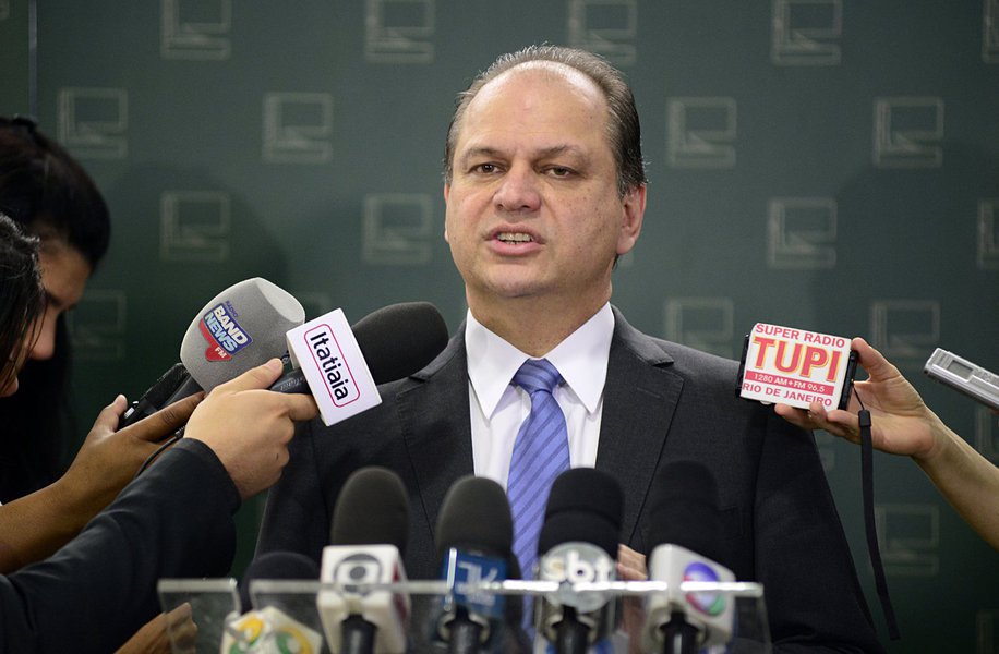 Brasília- DF- Brasil- 17/12/2015- Dep. Ricardo Barros (PP-PR) concede entrevista. Foto: Gustavo Lima/ Câmara dos Deputados (Foto: Aquiles Lins) Brasília- DF- Brasil- 17/12/2015- Dep. Ricardo Barros (PP-PR) concede entrevista. Foto: Gustavo Lima/ Câmara dos Deputados