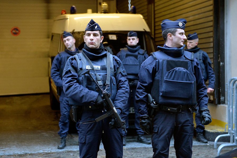 Policiais franceses de grupo antiterrorista (Foto: Paulo Emílio) Policiais franceses de grupo antiterrorista