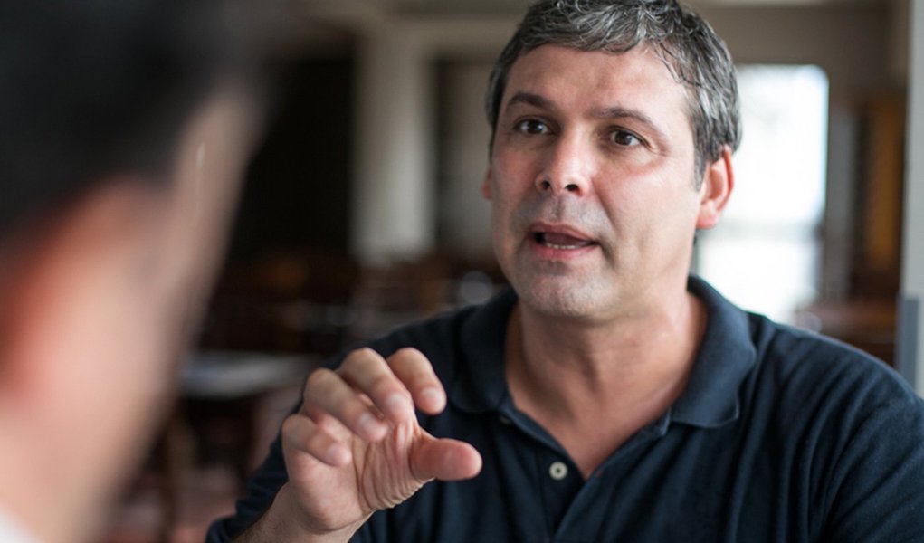 06/03/2017 - PORTO ALEGRE, RS - Entrevista com o senador Lindbergh Farias, do PT. Foto: Guilherme Santos/Sul21 (Foto: Leonardo Attuch, attuch) 06/03/2017 - PORTO ALEGRE, RS - Entrevista com o senador Lindbergh Farias, do PT. Foto: Guilherme Santos/Sul21