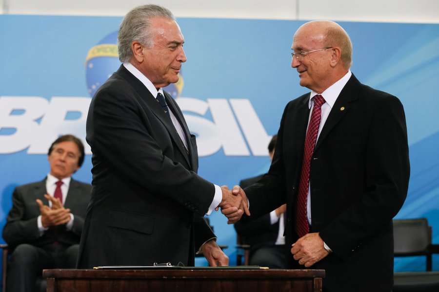 07/02/2017-Brasília- DF, Brasil- Cerimônia de Posse dos Ministros da Justiça e Segurança Pública, Osmar Serraglio, e das Relações Exteriores, Aloysio Nunes Ferreira. Fotos: Beto Barata/PR (Foto: Giuliana Miranda) 07/02/2017-Brasília- DF, Brasil- Cerimônia de Posse dos Ministros da Justiça e Segurança Pública, Osmar Serraglio, e das Relações Exteriores, Aloysio Nunes Ferreira. Fotos: Beto Barata/PR