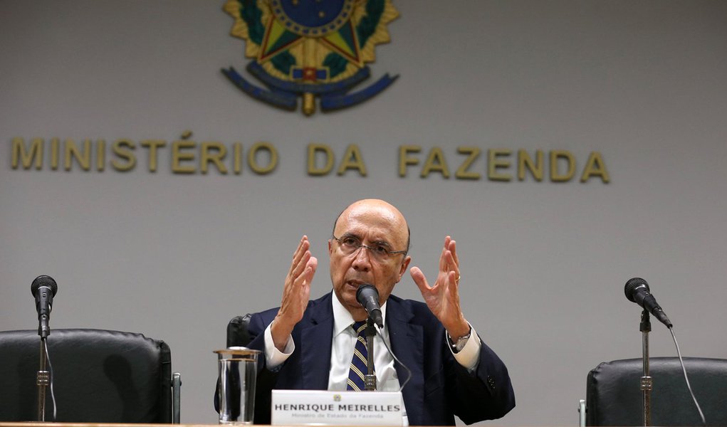 Brasília - O ministro da Fazenda, Henrique Meirelles, durante entrevista coletiva no ministério (Valter Campanato/Agência Brasil) (Foto: Leonardo Attuch) Brasília - O ministro da Fazenda, Henrique Meirelles, durante entrevista coletiva no ministério (Valter Campanato/Agência Brasil)