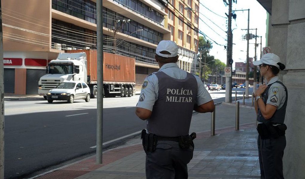 Vitória (ES) - Policiais militares de férias e de folga voltam às ruas em Vitória (Tânia Rêgo/Agência Brasil) (Foto: Giuliana Miranda) Vitória (ES) - Policiais militares de férias e de folga voltam às ruas em Vitória (Tânia Rêgo/Agência Brasil)