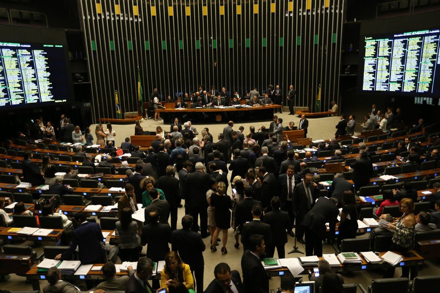 Câmara aprova texto-base do pacote anticorrupção (Foto: Giuliana Miranda) Câmara aprova texto-base do pacote anticorrupção