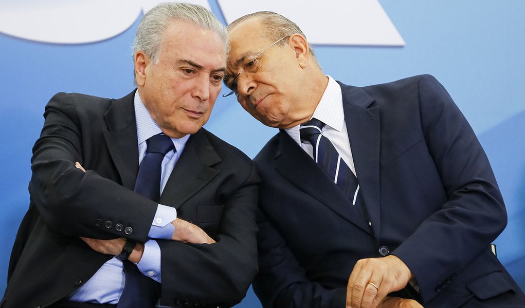 Brasília - Presidente Michel Temer e o ministro da Casa Civil, Eliseu Padilha durante cerimônia de Lançamento do Programa Criança Feliz (Carolina Antunes/PR) (Foto: Paulo Emílio) Brasília - Presidente Michel Temer e o ministro da Casa Civil, Eliseu Padilha durante cerimônia de Lançamento do Programa Criança Feliz (Carolina Antunes/PR)