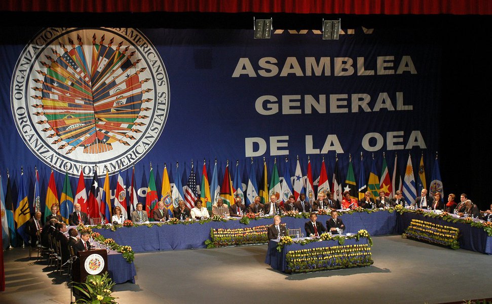 QUI17 - QUITO (ECUADOR) - 06/06/04 - Vista general de la inauguraci�n de la XXXIV Asamblea General de la Organizaci�n de Estados Americanos (OEA) (Foto: Charles Nisz) QUI17 - QUITO (ECUADOR) - 06/06/04 - Vista general de la inauguraci�n de la XXXIV Asamblea General de la Organizaci�n de Estados Americanos (OEA)