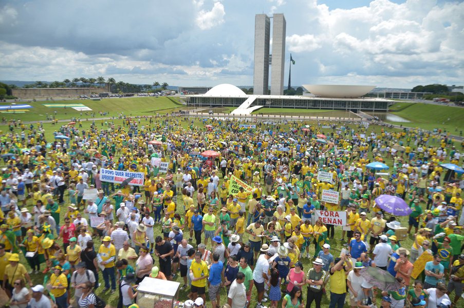 Manifestações contra corrupção Congresso Nacional (Foto: Dom Orvandil) Manifestações contra corrupção Congresso Nacional
