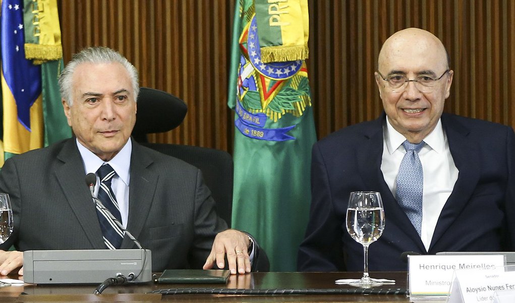 Brasília - O presidente interino Michel Temer e o ministro da Fazenda, Henrique Meirelles, durante reunião com líderes da Câmara e do Senado, no Palácio do Planalto. (Marcelo Camargo/Agência Brasil) (Foto: Esmael Morais) Brasília - O presidente interino Michel Temer e o ministro da Fazenda, Henrique Meirelles, durante reunião com líderes da Câmara e do Senado, no Palácio do Planalto. (Marcelo Camargo/Agência Brasil)